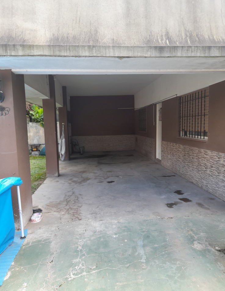VENTA - CASA CON TERRENO