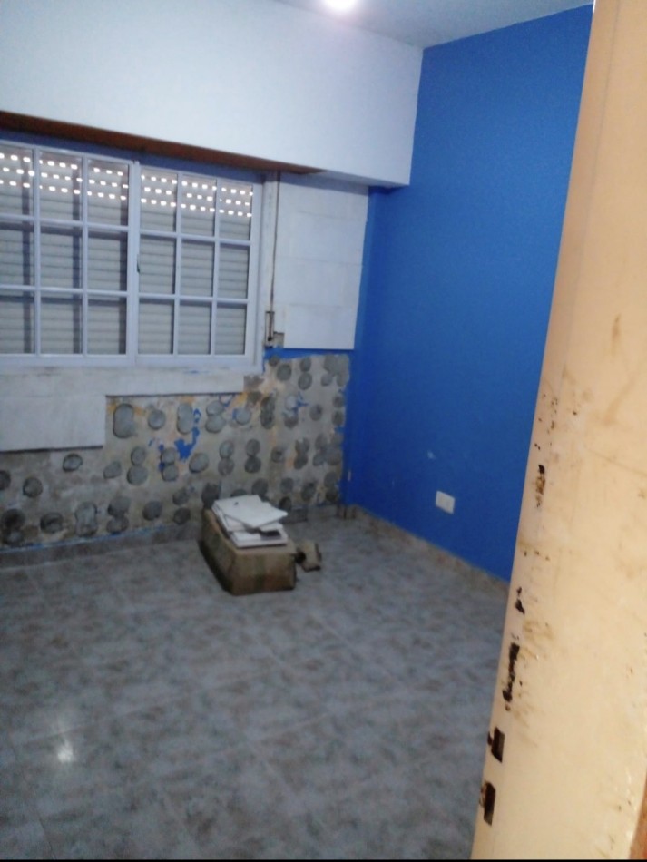 VENTA -  CASA  AMPLIA CON PATIO