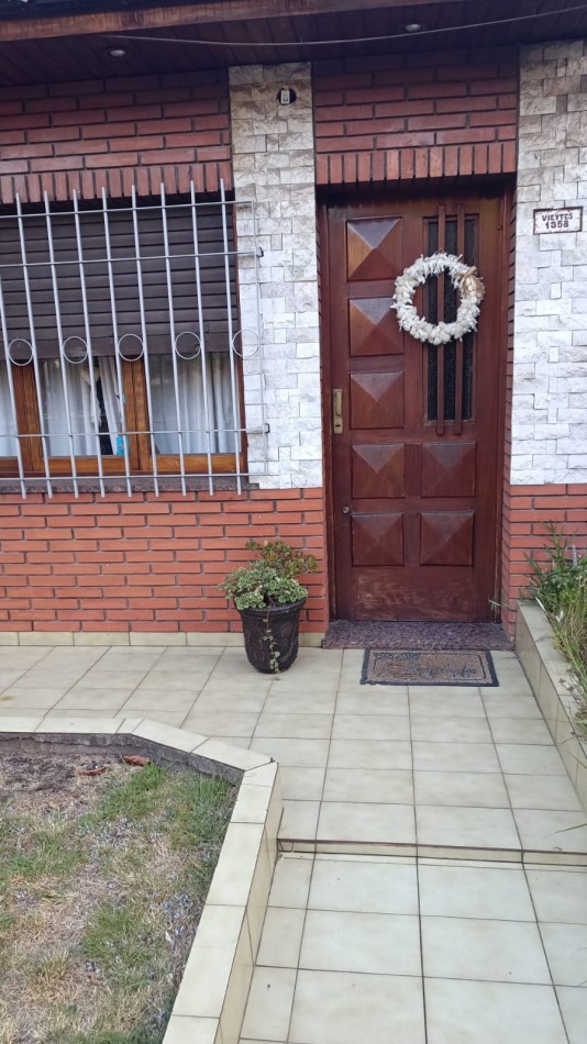 ALQUILER - Excelente Chalet