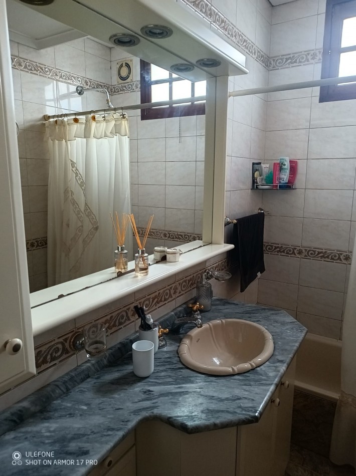 ALQUILER - Excelente Chalet