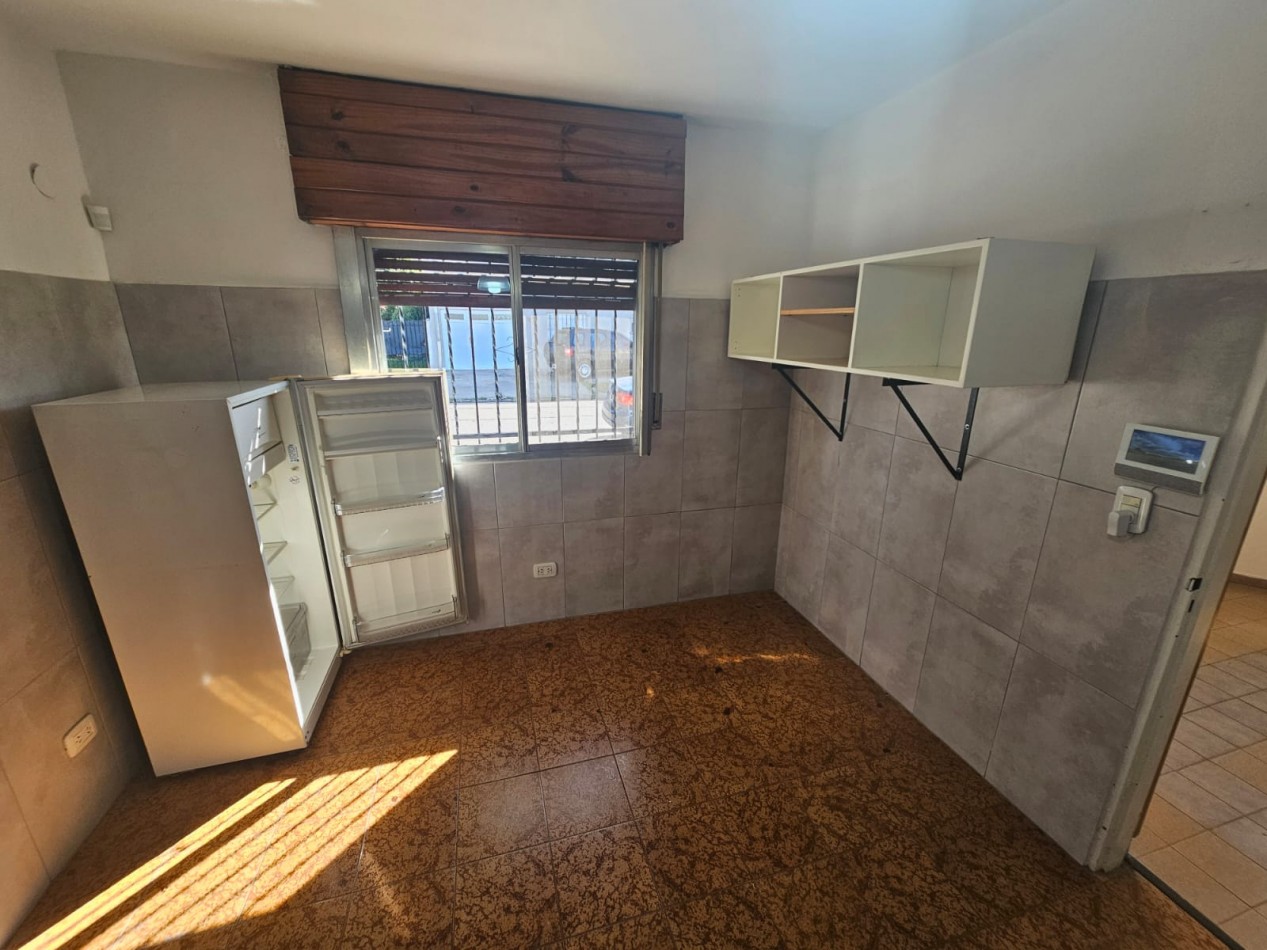 ALQUILER - AMPLIO PH 2 AMBIENTES CON PATIO