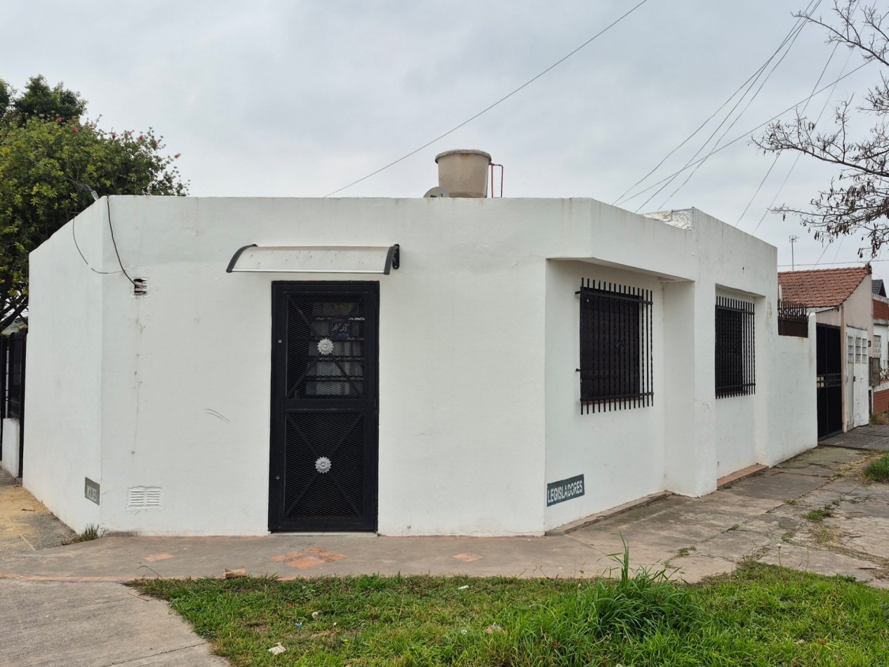 ALQUILER - AMPLIO PH 2 AMBIENTES CON PATIO