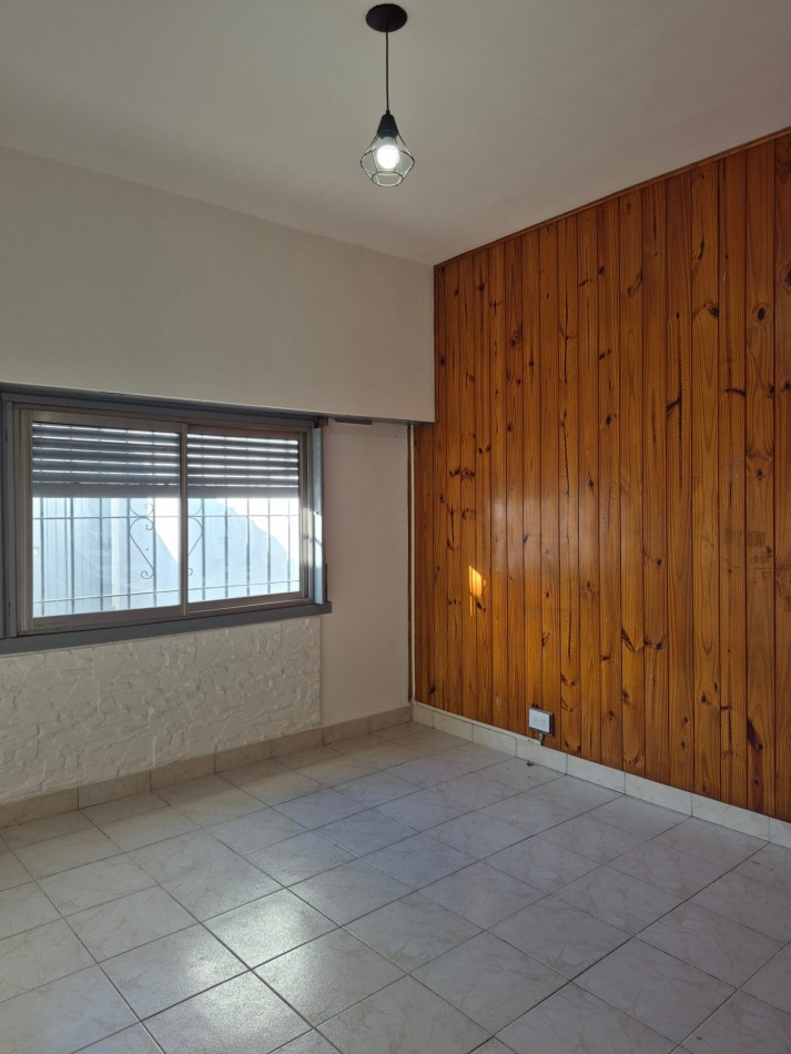 ALQUILER - AMPLIO PH 2 AMBIENTES CON PATIO