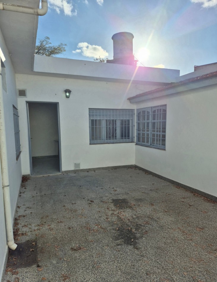 ALQUILER - AMPLIO PH 2 AMBIENTES CON PATIO