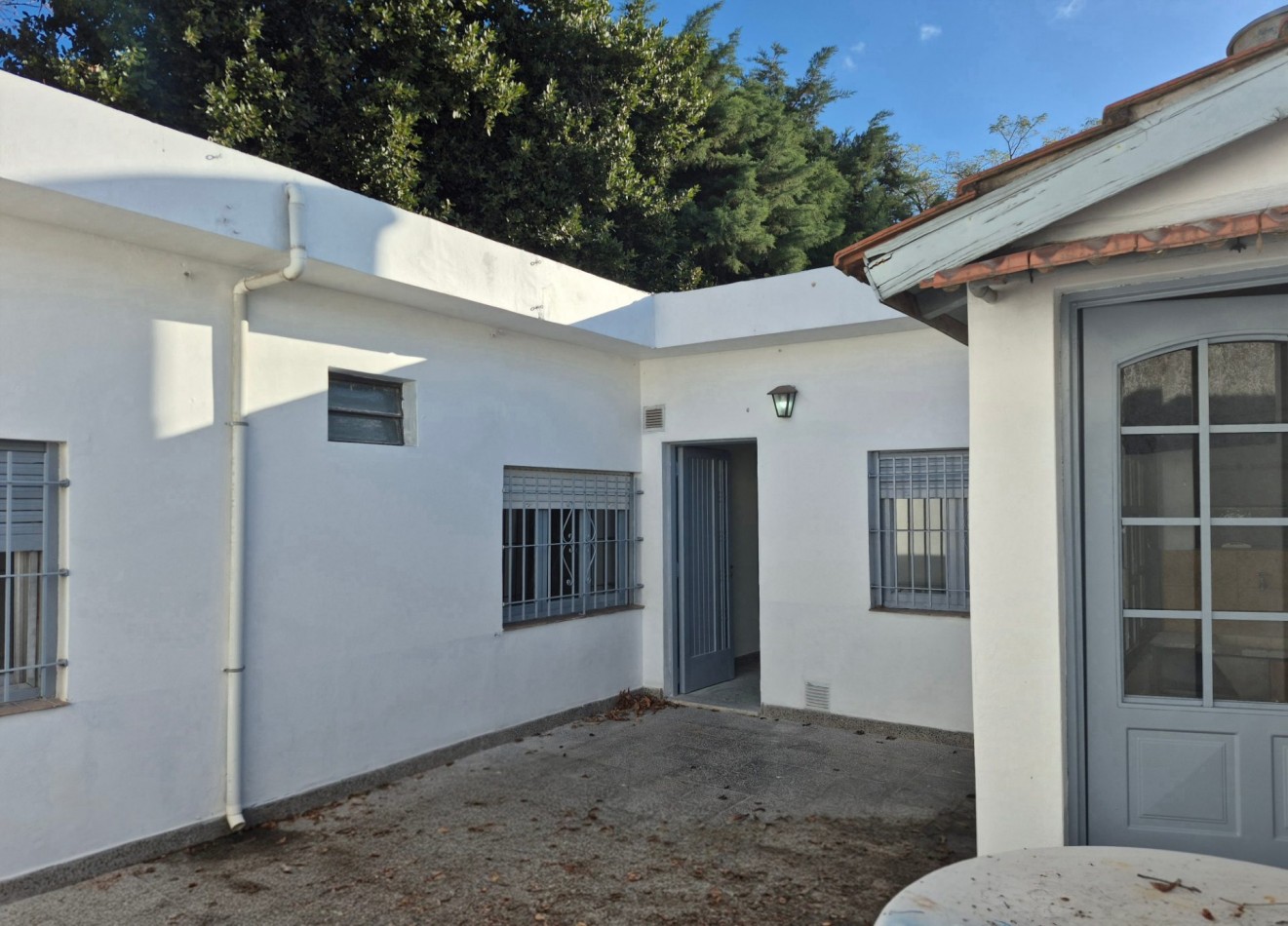 ALQUILER - AMPLIO PH 2 AMBIENTES CON PATIO