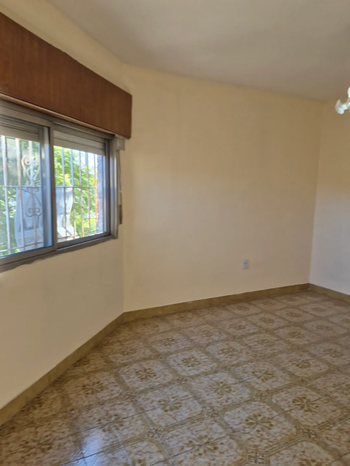 ALQUILER- CASA 3 AMBIENTES