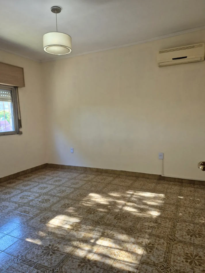 ALQUILER- CASA 3 AMBIENTES