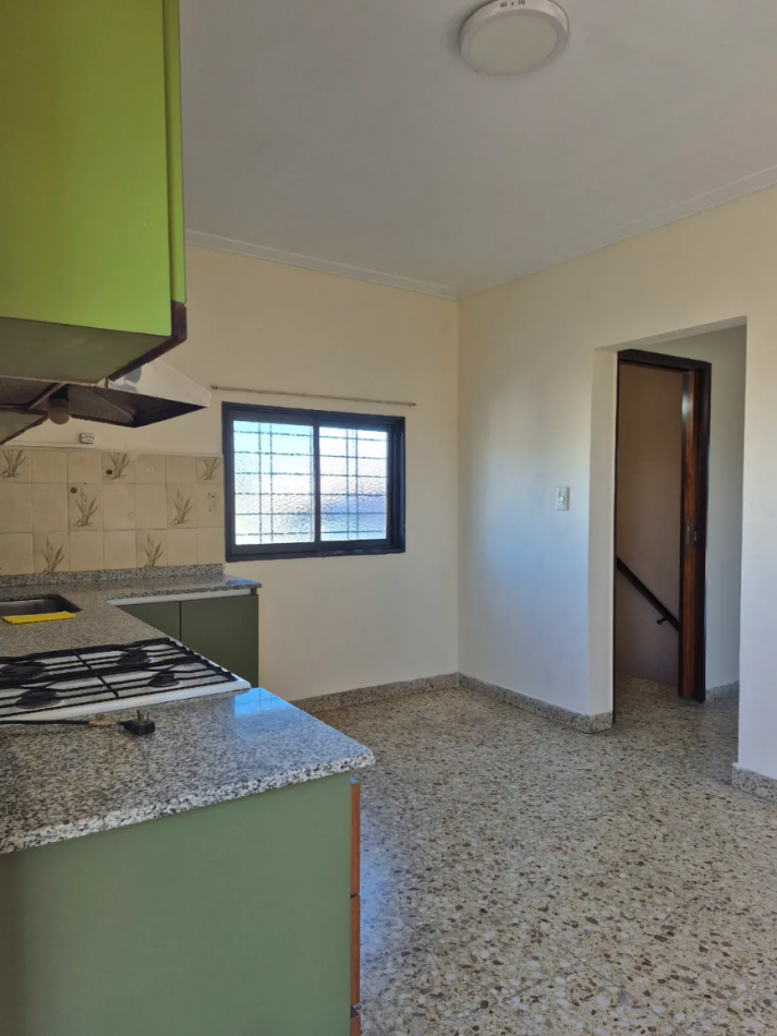 ALQUILER- CASA 3 AMBIENTES