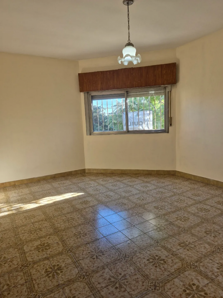 ALQUILER- CASA 3 AMBIENTES