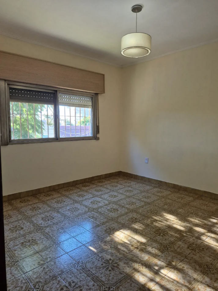ALQUILER- CASA 3 AMBIENTES