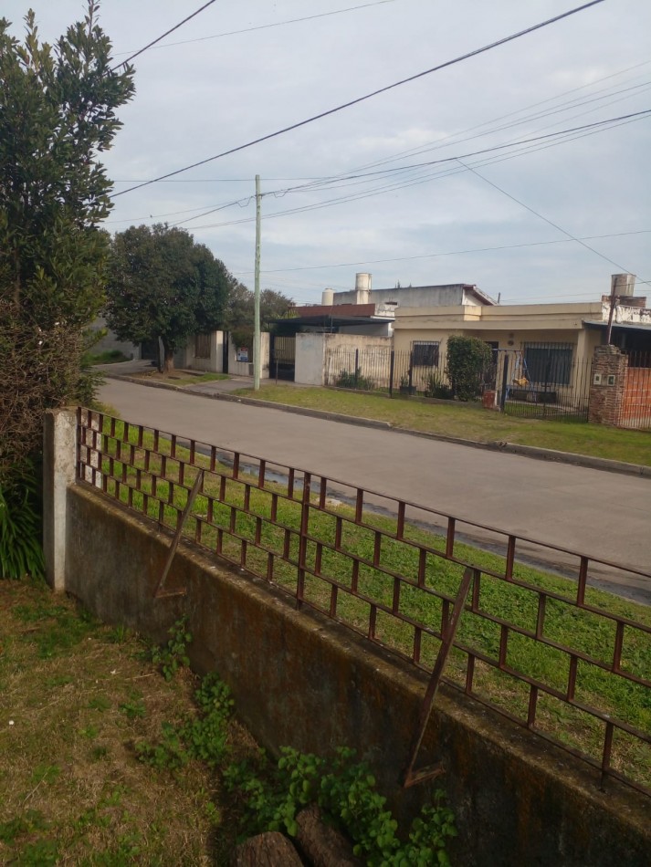 VENTA - CASA 3 AMBIENTES A REFACCIONAR