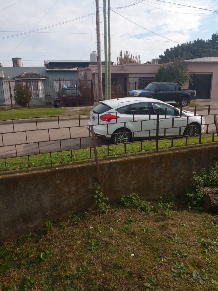 VENTA - CASA 3 AMBIENTES A REFACCIONAR