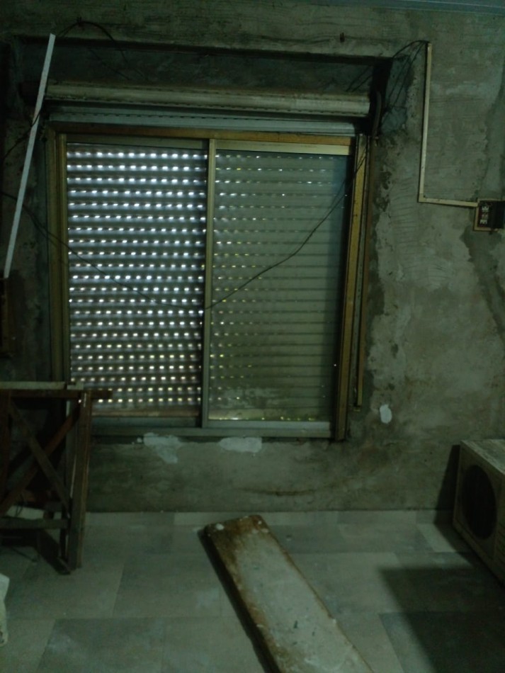 VENTA - CASA 3 AMBIENTES A REFACCIONAR