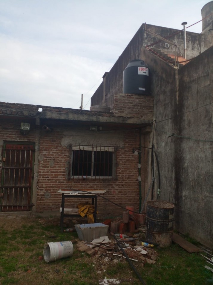 VENTA - CASA 3 AMBIENTES A REFACCIONAR