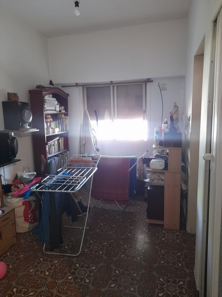 VENTA -  CASA CON TERRENO