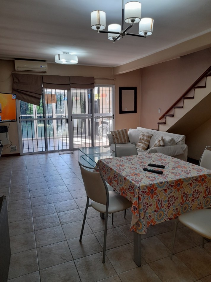 VENTA- DUPLEX CON COCHERA Y PATIO