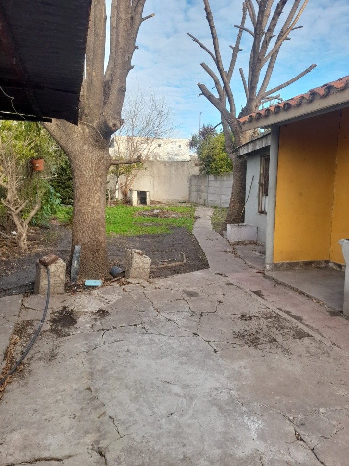 VENTA -  Casa con amplio lote