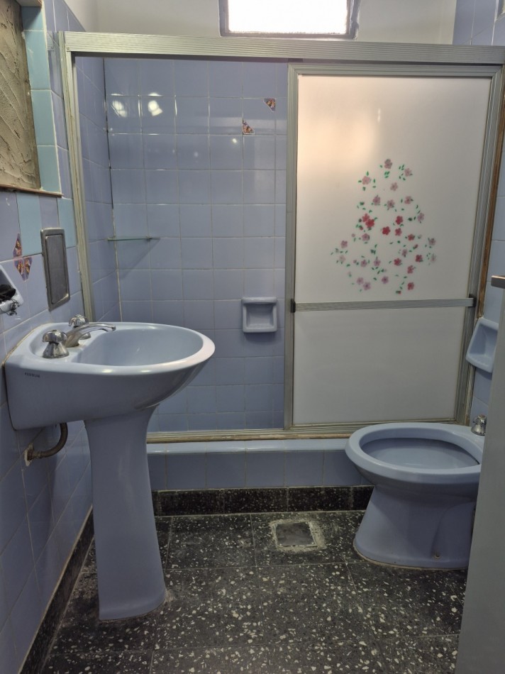 ALQUILER - AMPLIO PH 2 AMBIENTES CON PATIO