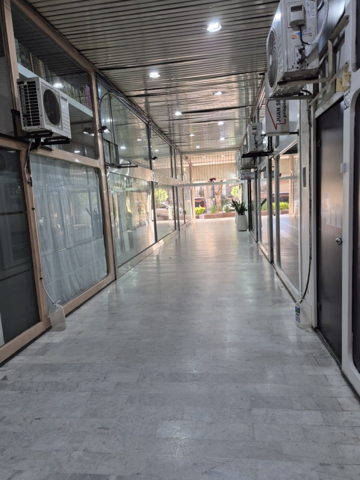 VENTA- LOCAL GALERIA VISION