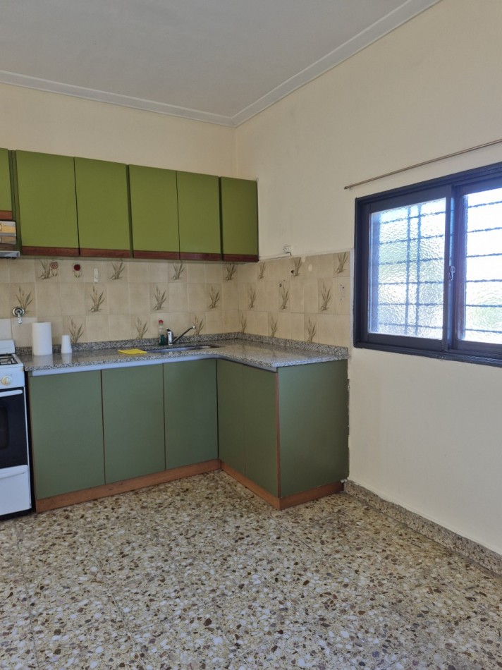 ALQUILER- CASA 3 AMBIENTES