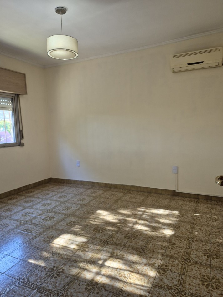 ALQUILER- CASA 3 AMBIENTES
