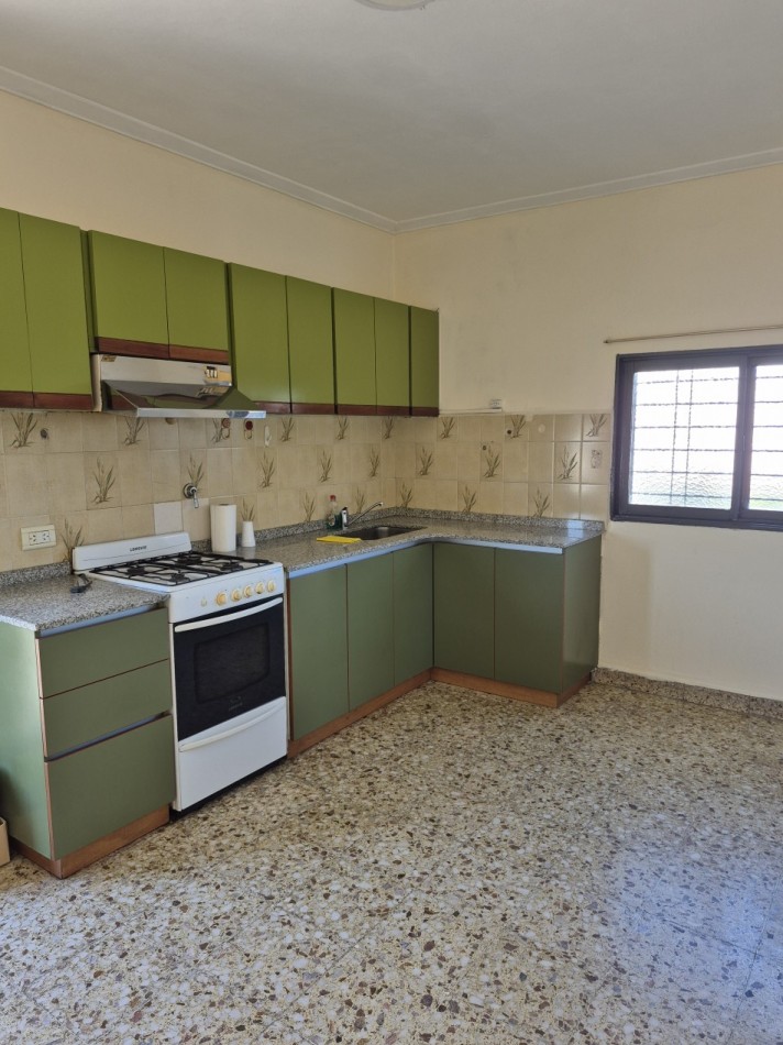 ALQUILER- CASA 3 AMBIENTES