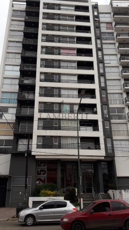 VENTA -DEPARTAMENTO 2 AMBIENTES CENTRICO