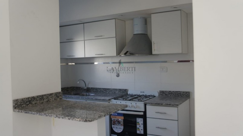 VENTA-DUPLEX 3 AMBIENTES CON PATIO Y COCHERA