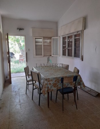 VENTA - CASA CON IMPORTANTE LOTE