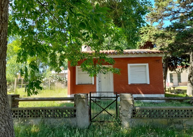 VENTA - CASA CON IMPORTANTE LOTE