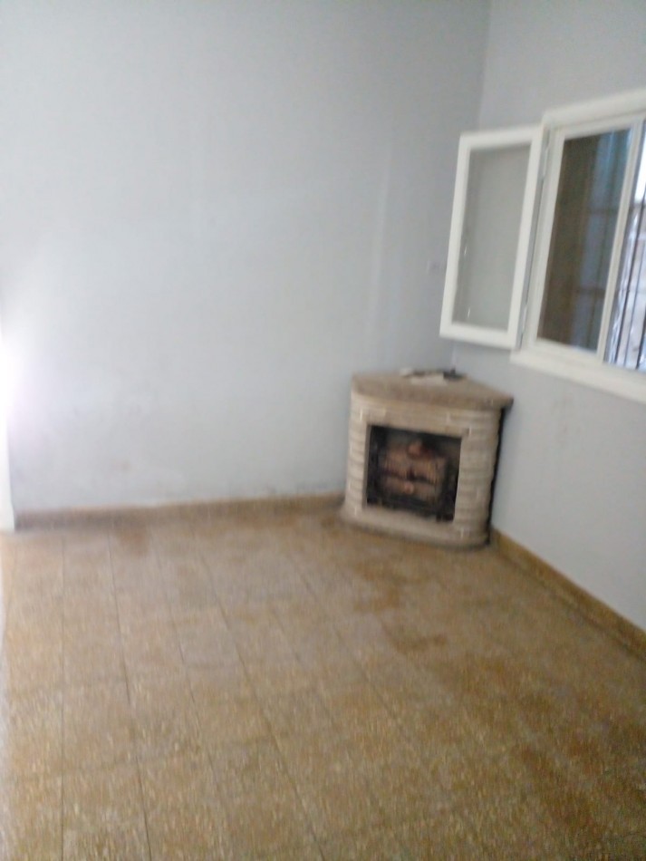 ALQUILER - CASA CON TERRENO