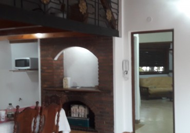 VENTA Amplio departamento 