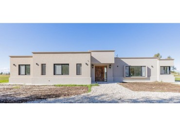 VENTA CASA EN CAMPOS DE ROCA II